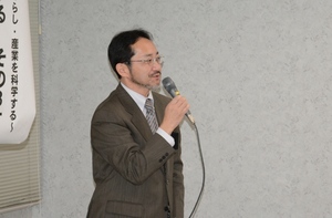 当日の様子 講師が話してる写真