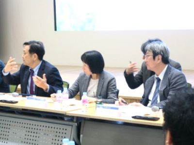 研究発表後の意見交換の様子