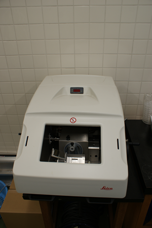 凍結ミクロトーム（クライオスタット）